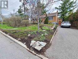 13 CROWNHILL STREET Ottawa, ON K1J 7K1