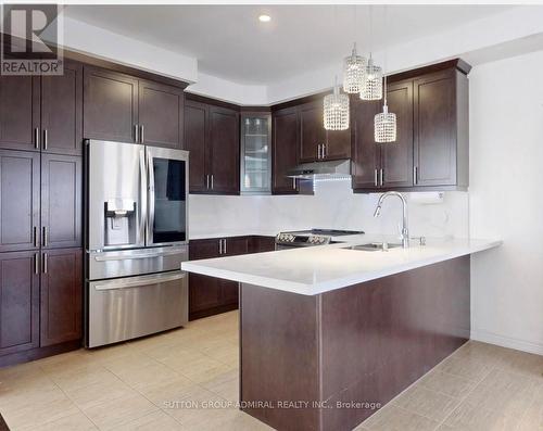 1 Gordon Landon Drive, Markham, ON - Indoor Photo Showing Kitchen With Upgraded Kitchen