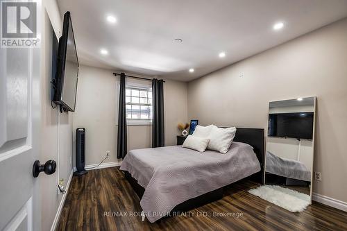 411 Pompano Court, Oshawa (Samac), ON - Indoor Photo Showing Bedroom