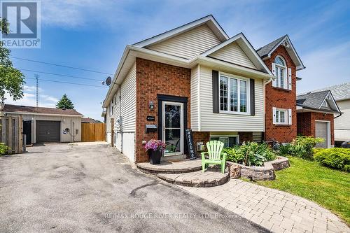 411 Pompano Court, Oshawa (Samac), ON - Outdoor