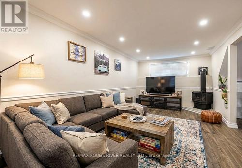 staged - 411 Pompano Court, Oshawa (Samac), ON - Indoor Photo Showing Living Room