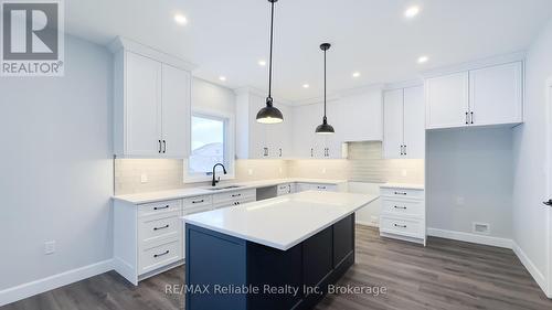 465 Warren Street, Goderich (Goderich (Town)), ON - Indoor Photo Showing Kitchen With Upgraded Kitchen