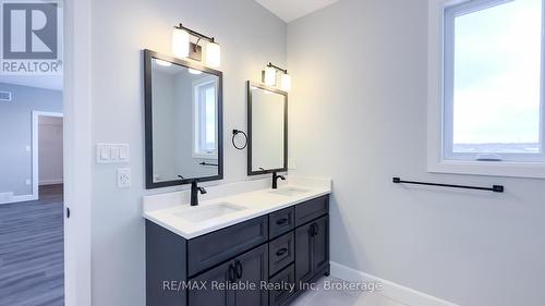 465 Warren Street, Goderich (Goderich (Town)), ON - Indoor Photo Showing Bathroom