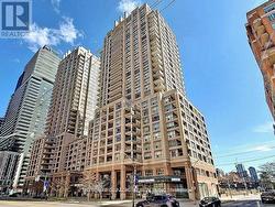 905 - 909 BAY STREET Toronto, ON M5S 3G2