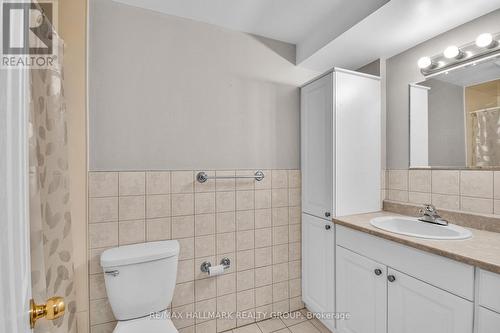 338 Stone Quarry Private, Ottawa, ON - Indoor Photo Showing Bathroom