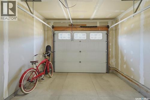 105 Lynd Crescent, Saskatoon, SK - Indoor Photo Showing Garage