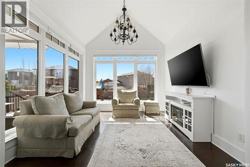 6105 Little Pine Loop, Regina, SK - Indoor Photo Showing Living Room