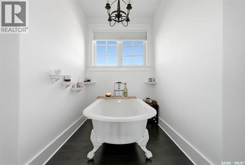 6105 Little Pine Loop, Regina, SK - Indoor Photo Showing Bathroom