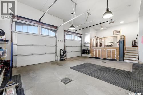 6105 Little Pine Loop, Regina, SK - Indoor Photo Showing Garage