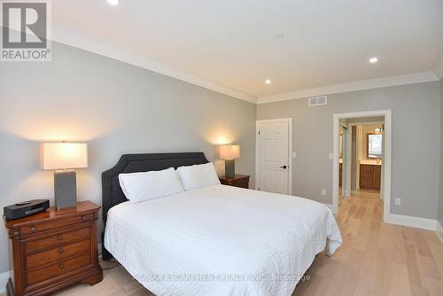 49 Riveroaks Drive, Hamilton, ON - Indoor Photo Showing Bedroom