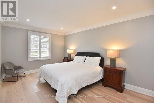 49 Riveroaks Drive, Hamilton, ON - Indoor Photo Showing Bedroom