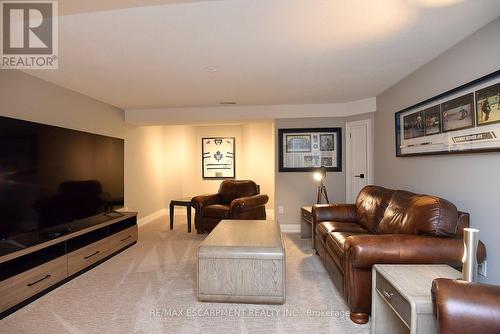 49 Riveroaks Drive, Hamilton, ON - Indoor Photo Showing Living Room