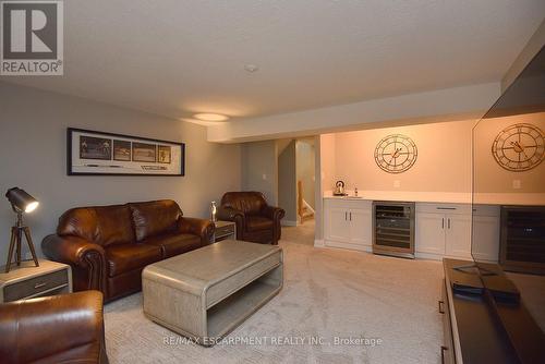 49 Riveroaks Drive, Hamilton, ON - Indoor Photo Showing Living Room