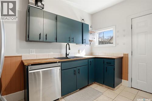 2273 Cameron Street, Regina, SK - Indoor Photo Showing Kitchen With Double Sink