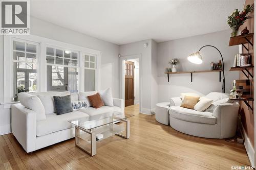 2273 Cameron Street, Regina, SK - Indoor Photo Showing Living Room