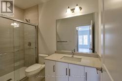 Ensuite Bathroom - 