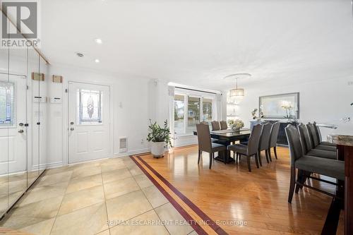 1045 Bloor Street, Mississauga, ON - Indoor Photo Showing Dining Room