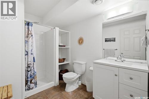 311 Guenter Crescent, Saskatoon, SK - Indoor Photo Showing Bathroom
