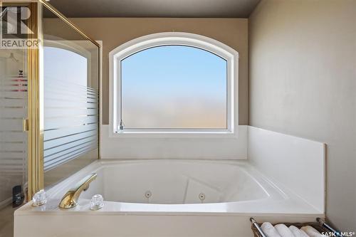 311 Guenter Crescent, Saskatoon, SK - Indoor Photo Showing Bathroom