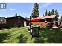 beautiful back yard - 