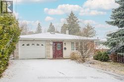 18 DOVERWOOD COURT Toronto, ON M2M 2G7