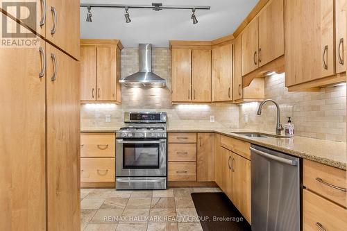Modern kitchen with quartz counters - 988 Lucille Way, Ottawa, ON - Indoor Photo Showing Kitchen