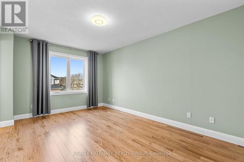 Bright bedroom with large window - 988 Lucille Way, Ottawa, ON - Indoor Photo Showing Other Room