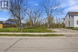 15 ROBINSON Street N Grimsby, ON L3M 3C8