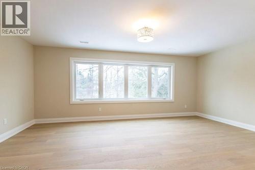 Unfurnished room featuring light wood-style floors - 1105 Main Street E, Cambridge, ON - Indoor Photo Showing Other Room