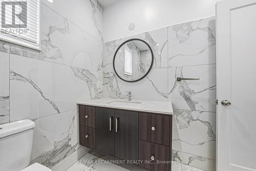 68 Vansitmart Avenue, Hamilton, ON - Indoor Photo Showing Bathroom