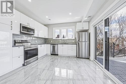 68 Vansitmart Avenue, Hamilton, ON - Indoor Photo Showing Kitchen With Upgraded Kitchen