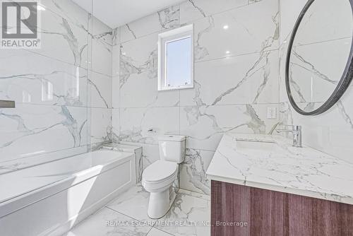 68 Vansitmart Avenue, Hamilton, ON - Indoor Photo Showing Bathroom