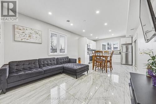 68 Vansitmart Avenue, Hamilton, ON - Indoor Photo Showing Living Room