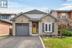 23 JULIEBETH DRIVE  Hamilton, ON L9B 2N6