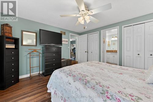 23 Juliebeth Drive, Hamilton, ON - Indoor Photo Showing Bedroom