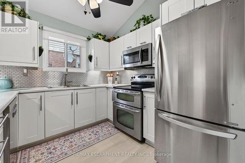 23 Juliebeth Drive, Hamilton, ON - Indoor Photo Showing Kitchen With Stainless Steel Kitchen
