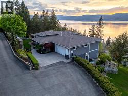 421 Edgemont Court Kelowna, BC V1W 2Z4