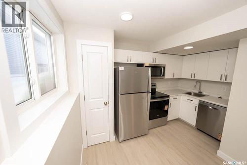 630 Yuel Crescent, Saskatoon, SK - Indoor Photo Showing Kitchen