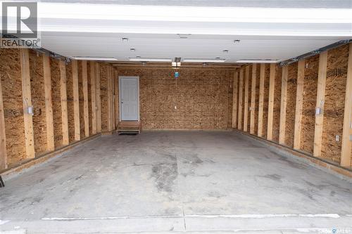 630 Yuel Crescent, Saskatoon, SK - Indoor Photo Showing Garage