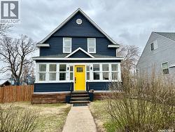 416 3rd STREET SE Weyburn, SK S4H 2C8