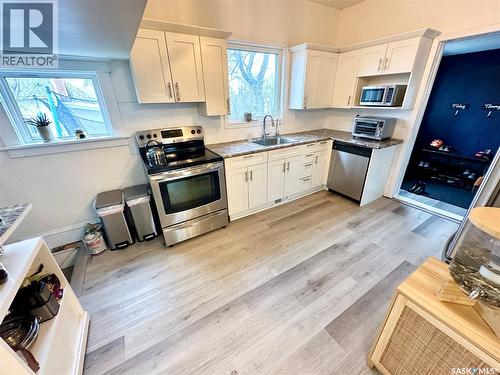 416 3Rd Street Se, Weyburn, SK - Indoor Photo Showing Kitchen With Stainless Steel Kitchen
