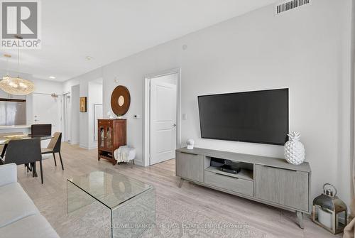 Living Room - 246 - 555 William Graham Drive, Aurora, ON 
