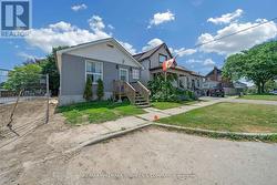 203 QUEBEC STREET Oshawa, ON L1J 1X9