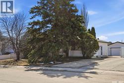 218 Anderson CRESCENT  Saskatoon, SK S7H 4C2