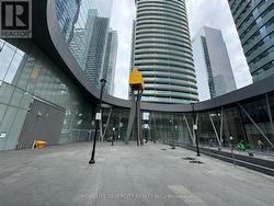 409 - 14 YORK STREET Toronto, ON M5J 0B1