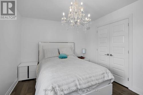 90 Pebblecreek Walk W, London North (North R), ON - Indoor Photo Showing Bedroom