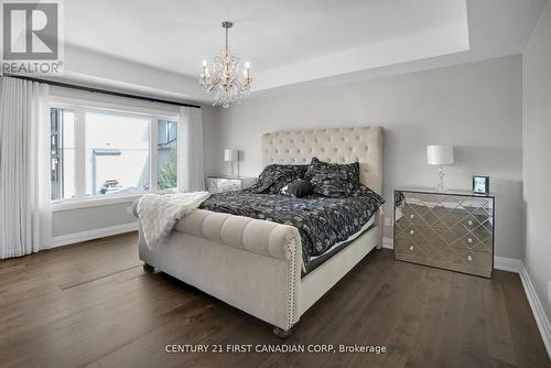 90 Pebblecreek Walk W, London North (North R), ON - Indoor Photo Showing Bedroom