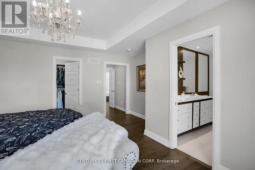 90 Pebblecreek Walk W, London North (North R), ON - Indoor Photo Showing Bedroom