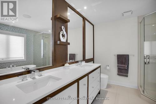 90 Pebblecreek Walk W, London North (North R), ON - Indoor Photo Showing Bathroom