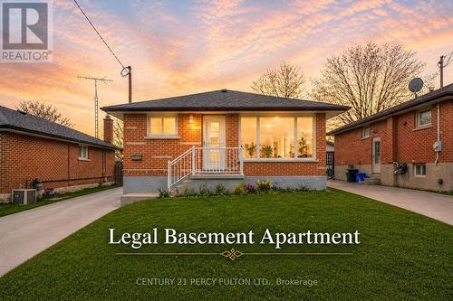 381 CONANT STREET  Oshawa, ON L1H 3S8